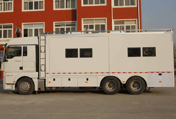 應急救援指揮車.png 應急救援指揮車.png