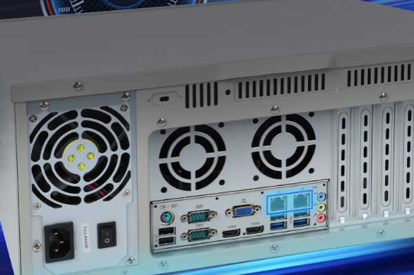 東田4U工控機(jī)端口.png 東田4U工控機(jī)端口.png